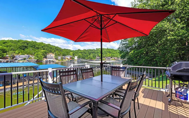 The Lake Shack Waterfront Life