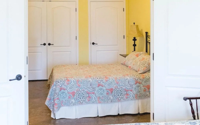 High Cotton Inn