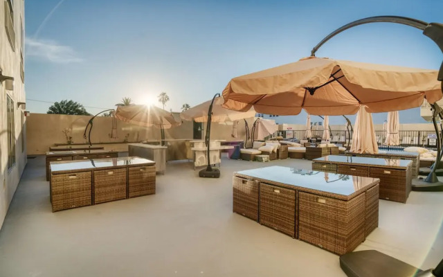 Best Western Premier NOHO Inn