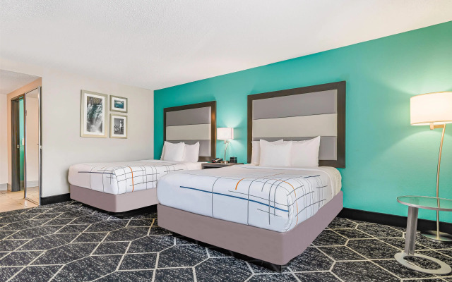 La Quinta Inn & Suites by Wyndham Batavia