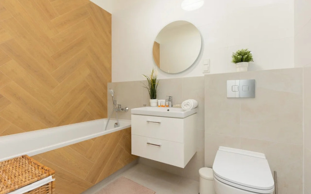 Zdziechowskiego Apartment by Renters