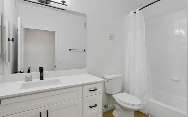 TWO Glendale CozySuites with Pool 2 & 9