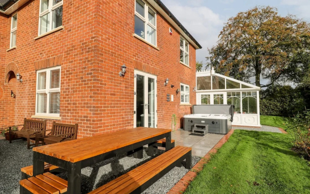 Routhorpe House
