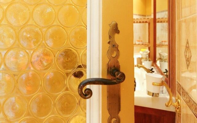 Royal Negresco - 5 Stars Holiday House