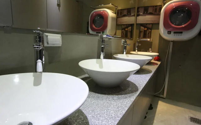 24guesthouse Garosu-gil