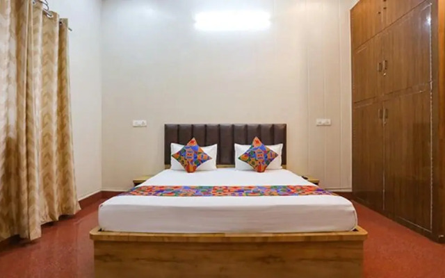 Fabhotel White Retreat Inn