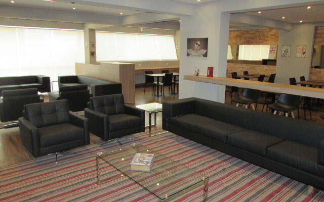 i5 Play Hotel