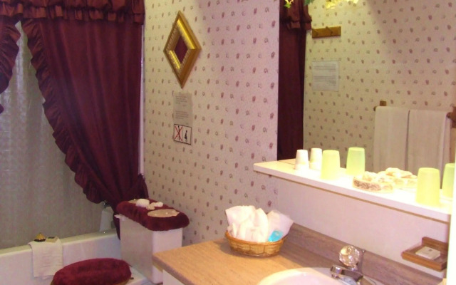 Silvern Lake Trail Bed & Breakfast