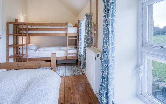 Bunk House - 4 Bedroom - Llangenith