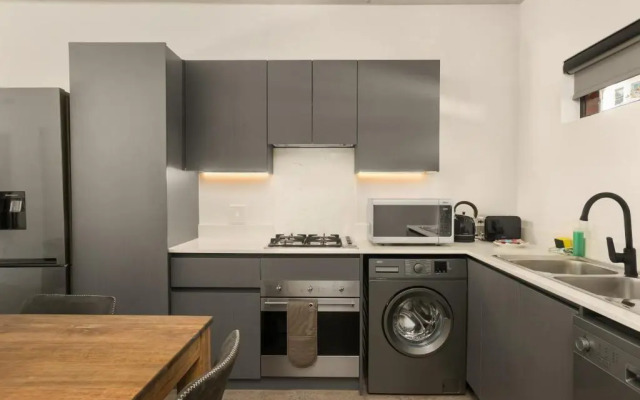 Hyde Park House Apartments