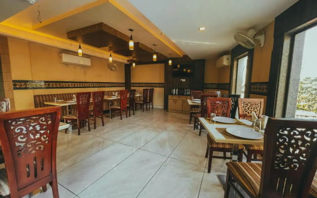 Hotel S L E Residency