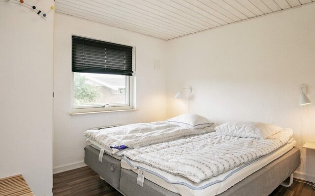 10 Person Holiday Home in Blavand