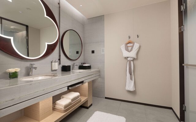Hualuxe Sanya Yalong Bay Resort