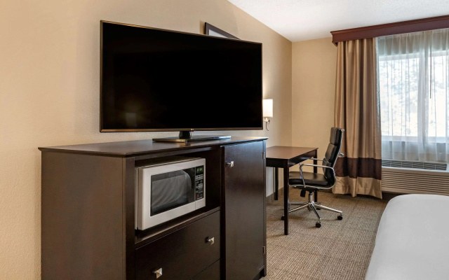 Comfort Inn & Suites Paw Paw