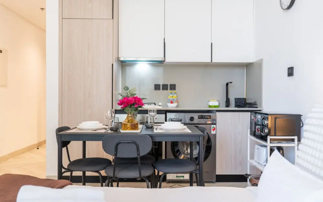 Outstanding Studio in Empire Residence JVC