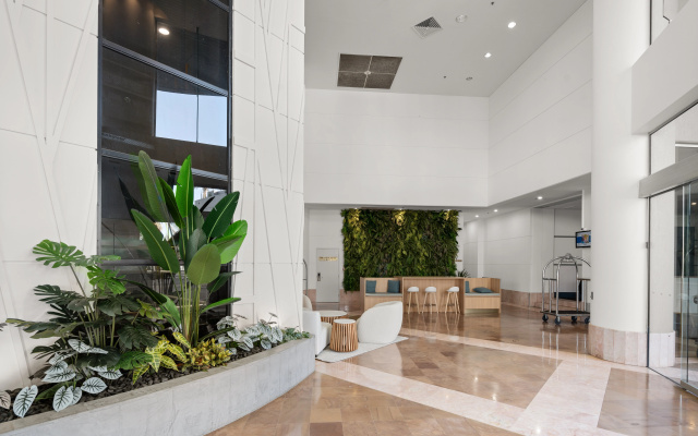 Crowne Plaza Surfers Paradise by IHG