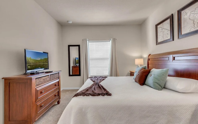 Lucaya Village 21-101