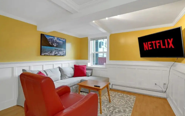 The Artsy Saloon in Vancouver