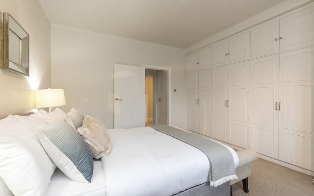 Imperial Suite in Swiss Cottage