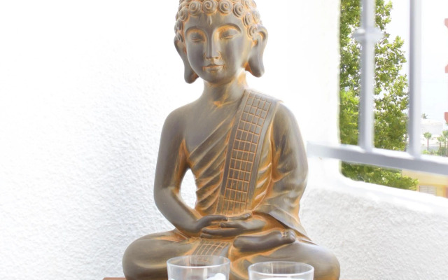 Hip & Cozy 2 room apt