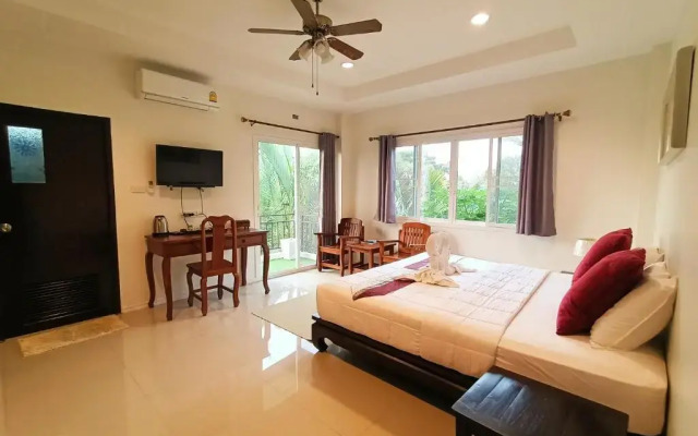 Baan Klangsuan Bang Korbua