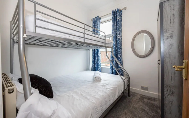 Captivating 2-bed House in Blackburn