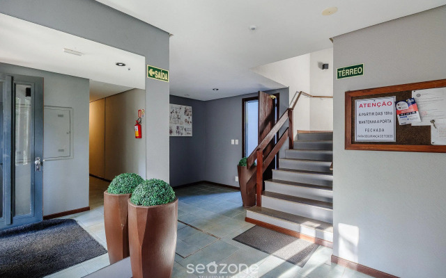 Apto espaçoso c/ lareira interna em Gramado AVP105