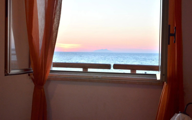 Casa al MARE CON SPLENDIDA VISTA SUL MARE