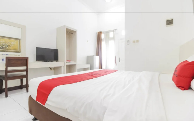 La Mega Hotel Cirebon by Reddoorz