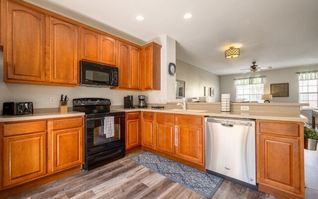 Casa Bella Townhome 3 Bedroom Condo by RedAwning