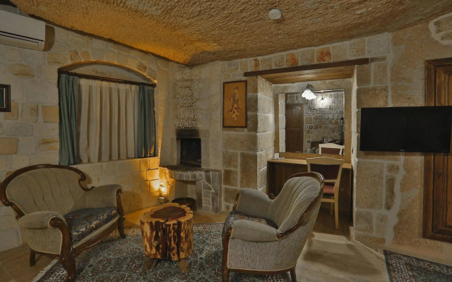 Oread Cave Suites