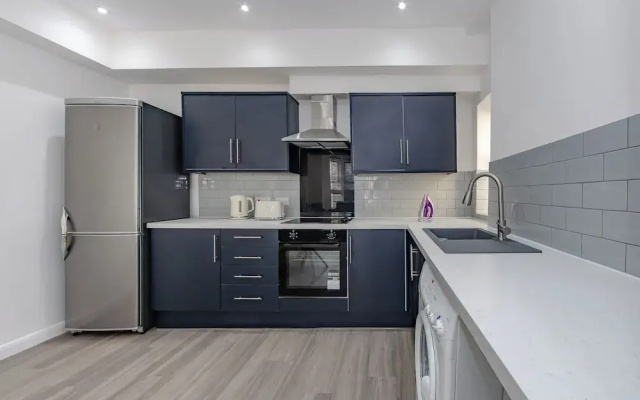 Apartment - Sleeps 7 - Parking - Close to Pier