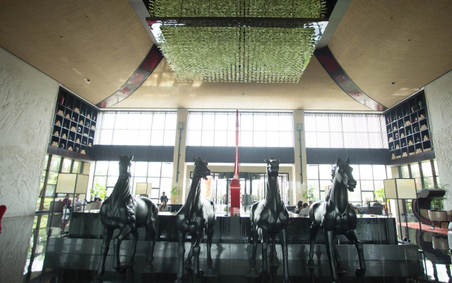 Lanxi Xingmao Resort Hotel