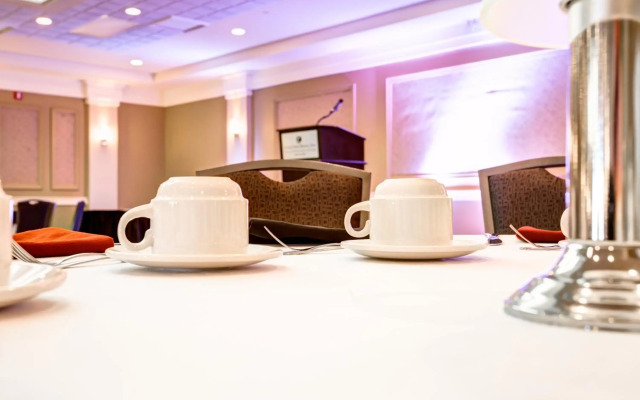 Royal Hotel Calgary, Trademark Collection by Wyndham