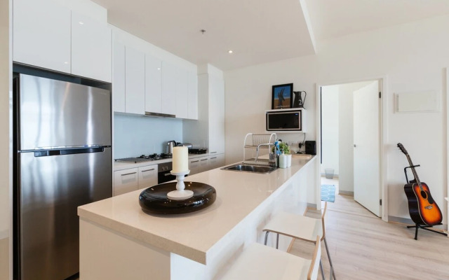 LENA, 2BDR Southbank Apartment