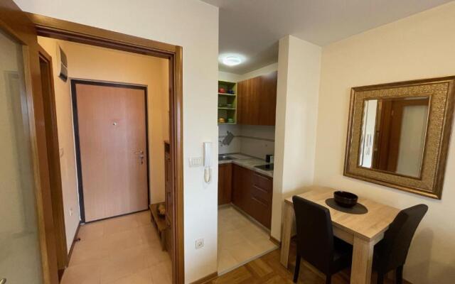 Exclusive studio, great location