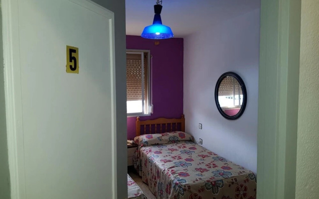 Low Cost Rooms Las Llaves 4