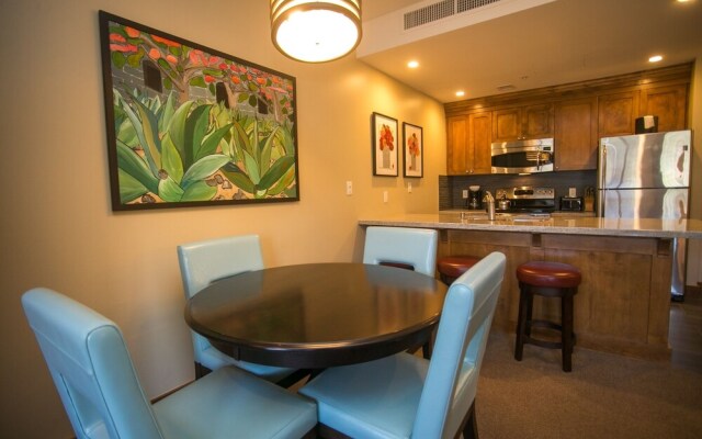 Fully Equipped in the Heart of Canyons Village by RedAwning