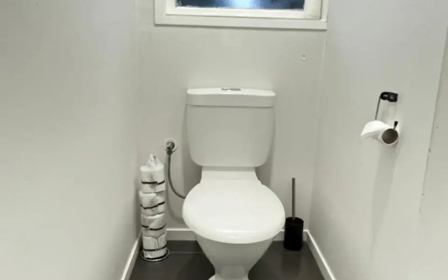 Spacious 3 BR near skyline-5 min walk