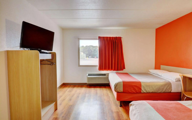 Motel 6 Seekonk, MA - Providence East