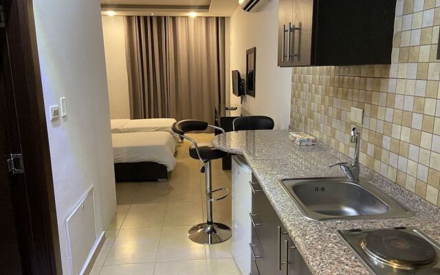 7 Days Hotel