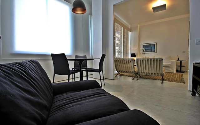 Rio Spot Homes Varanda U022A