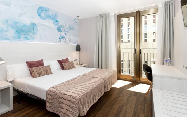 Opera Ramblas Hostal