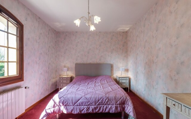 Beautiful Villa with Private Garden in Pineuilh Aquitaine