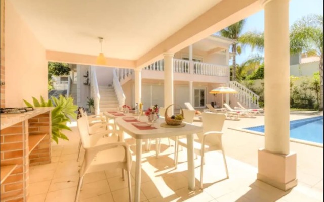 Villa - 5 Bedrooms with Pool - 107747