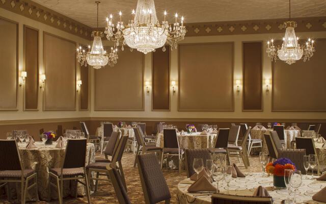 Sheraton Commander Hotel