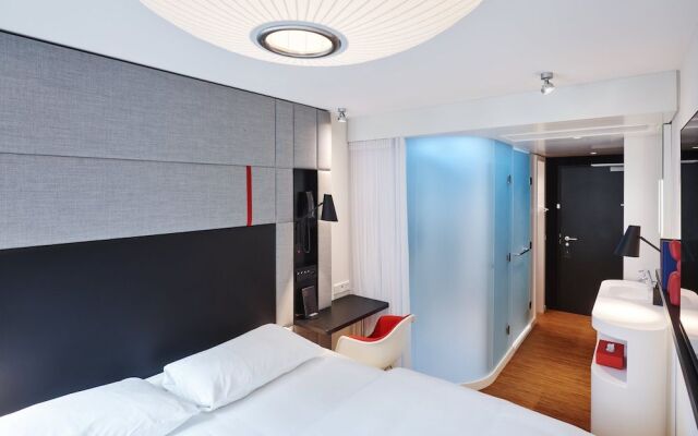 citizenM Paris Champs-Élysees Hotel