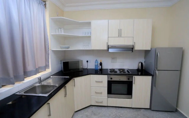 Deluxe 3-bed Apartment With Swimming Pool