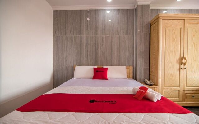 RedDoorz near Tan Son Nhat Golf 2