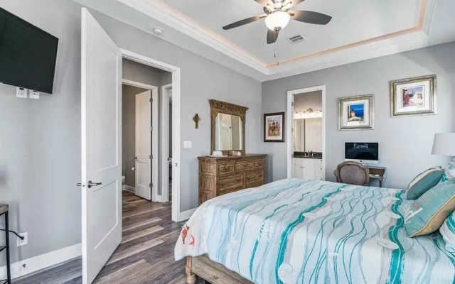 4 Biscayne 4 Bedroom Home by RedAwning